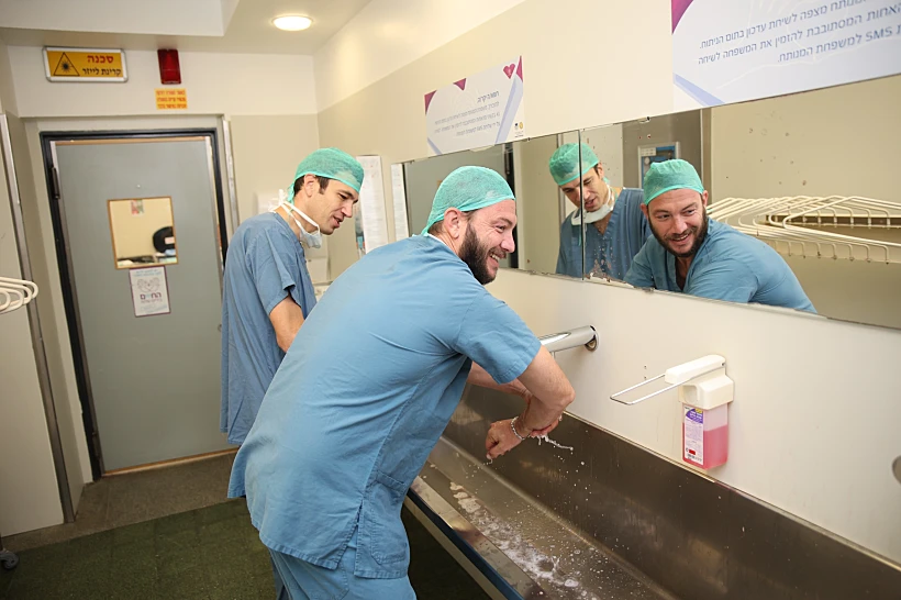 עוז זהבי, בית החולים איכילוב