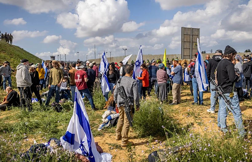מפגינים בכרם שלום. ארכיון