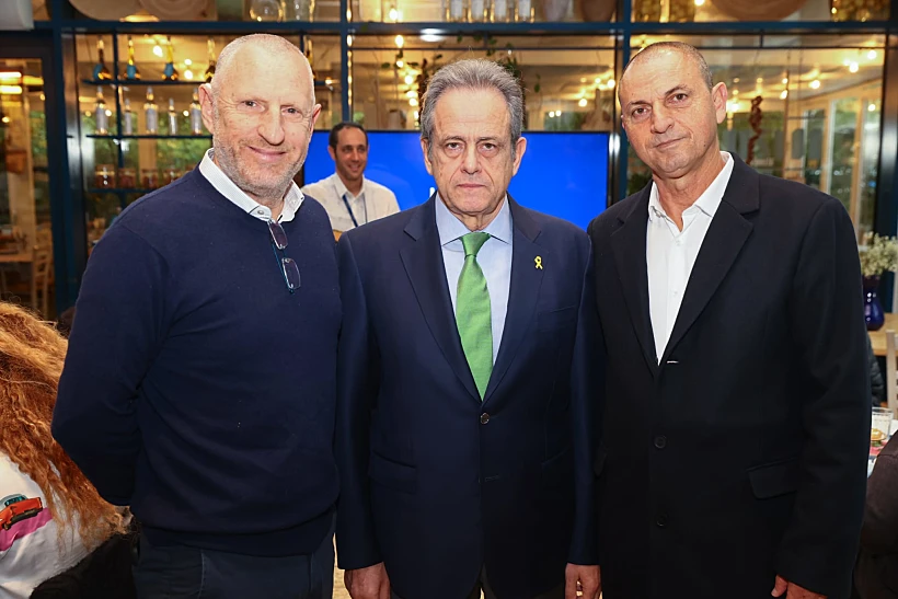 איציק דיין, השגריר היווני, קיריאקוס לוקאקיס וליאור רביב