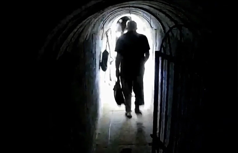 תיעוד: מנהיג חמאס יחיא סינוואר, מנהרה, רצועת עזה, חרבות ברזל