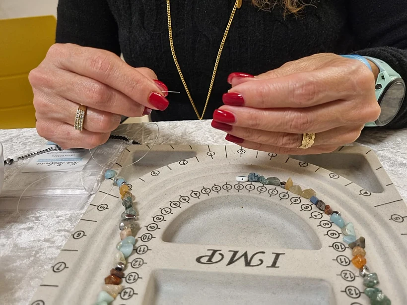 סדנת תכשיטים של נועה ברקמן