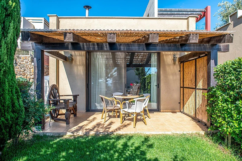 אצל גיל וגלית, קלע אלון