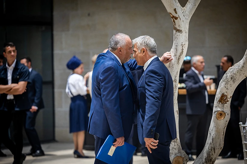 יו"ר האופוזיציה יאיר לפיד וח"כ אביגדור ליברמן
