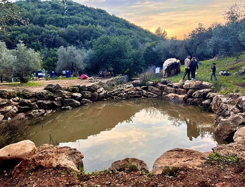 עין מג'נונה - 'המעיין המשוגע'