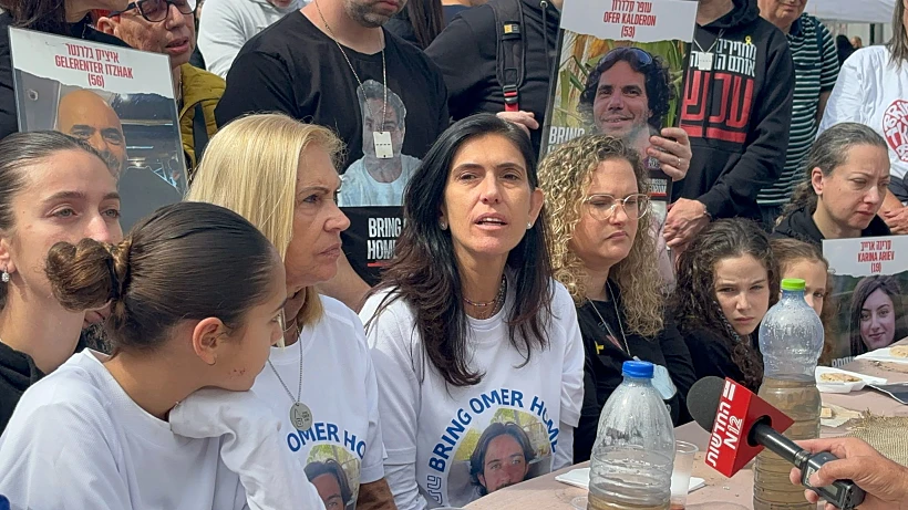 משפחות החטופים בארוחת שבת לציון 20 ארוחות שישי ללא יקיריהן