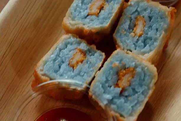 ניגירי סושי מטוגן עם שניצל