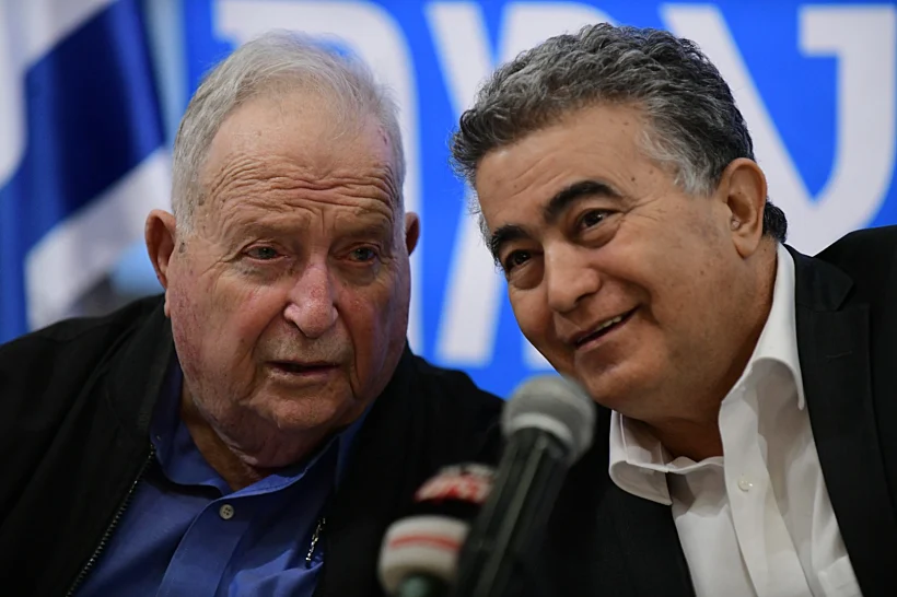 שוחט ב-2020, לצד יו"ר מפלגת העבודה דאז עמיר פרץ