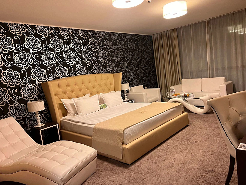 חדר גדול ומפנק במלון אינטרנשיונל גולדן סאנדס