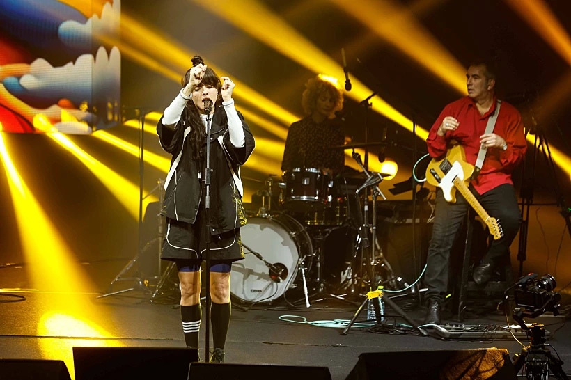 "חברים שרים קורין", קורין אלאל, היכל התרבות 2024, נגה ארז