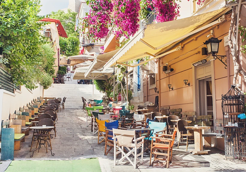 אתונה באביב - שכונת הפלאקה