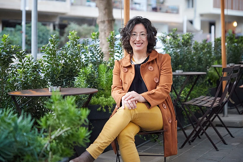 שרון ברזילי  - סיורי אדריכלות במרכז תל אביב