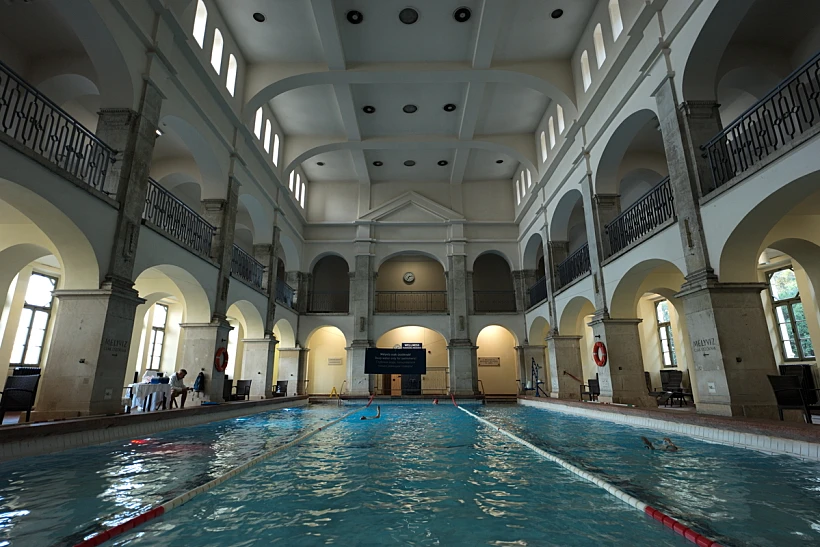 מרחצאות רודס Rudas Thermal Bath