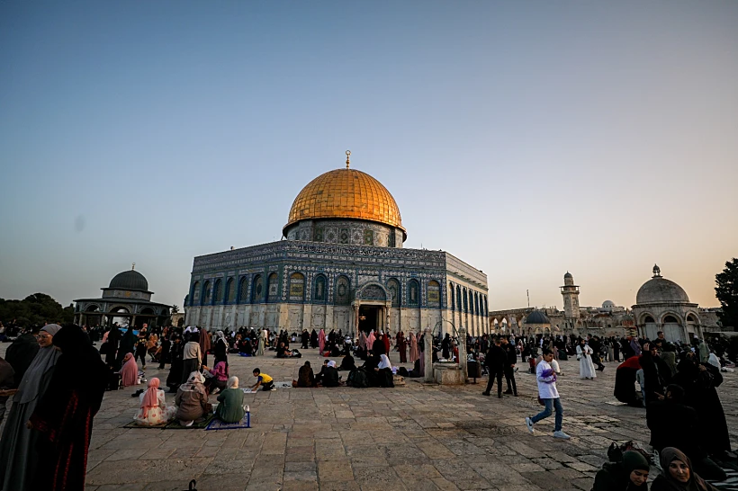 פלסטינים במתחם אל-אקצא