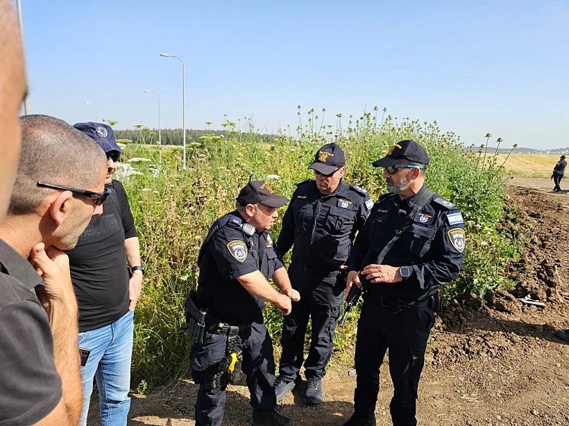 מפקד מחוז חוף ניצב דני לוי בזירת ניסיון הפיגוע במגידו