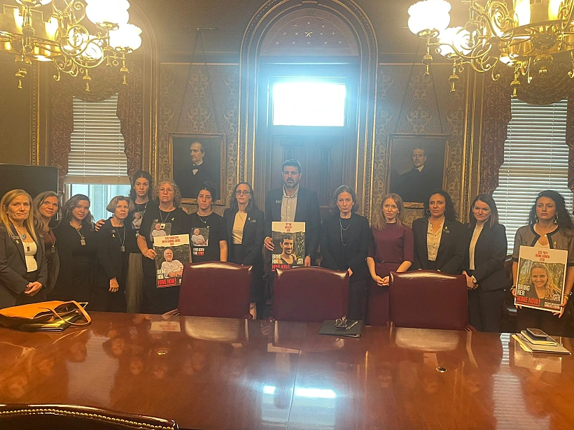 משפחות חטופים בבית הלבן