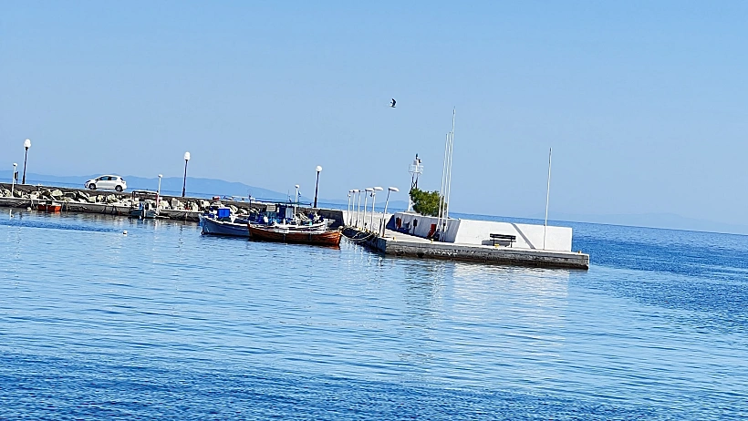 הנמל הקטן בפלומארי לסבוס