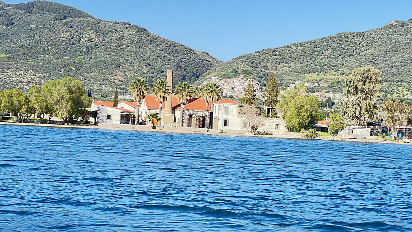 מלון זאירה - סקאלה לוטרון לסבוס