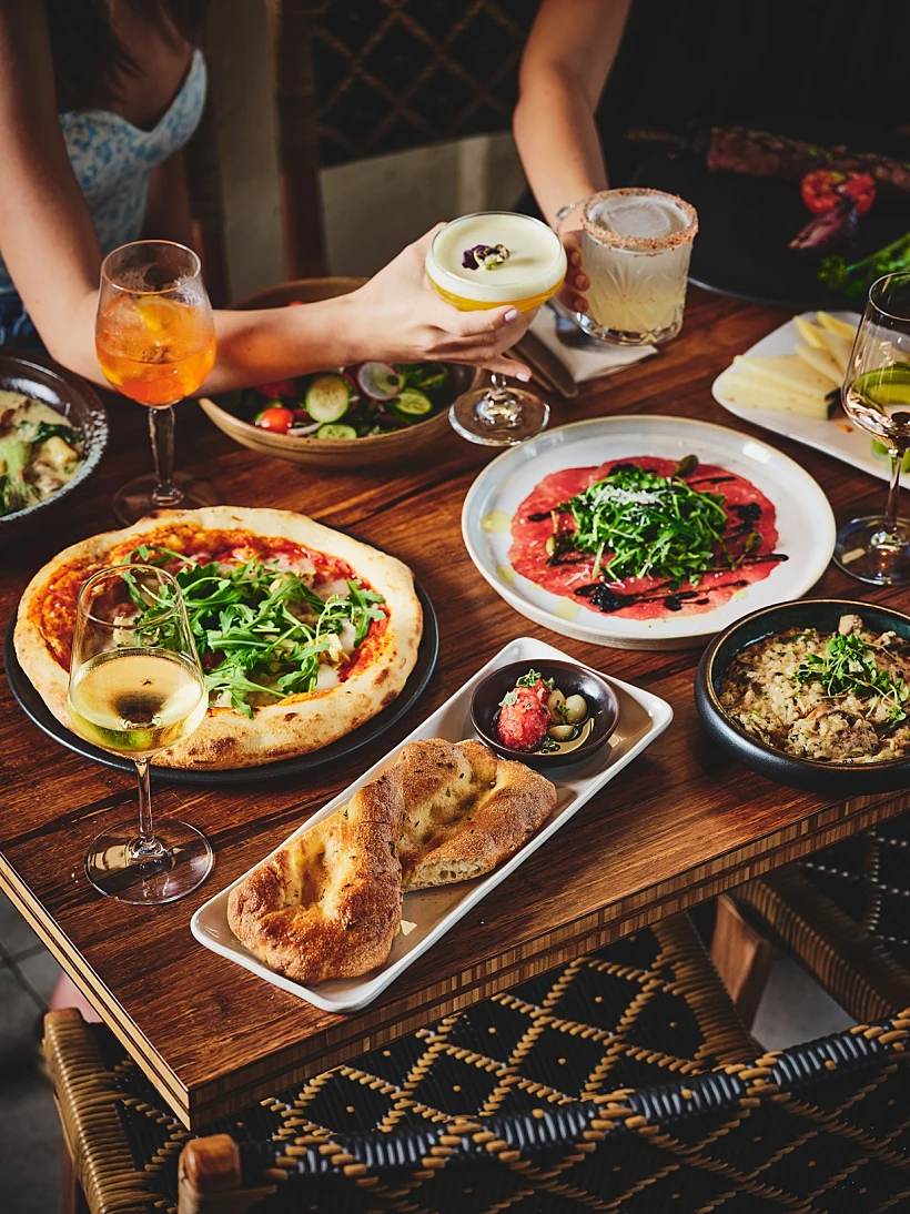 מסעדת על הנהר