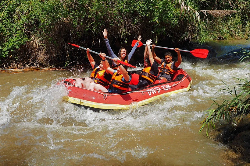 שייט קיאקים של אבוקיאק
