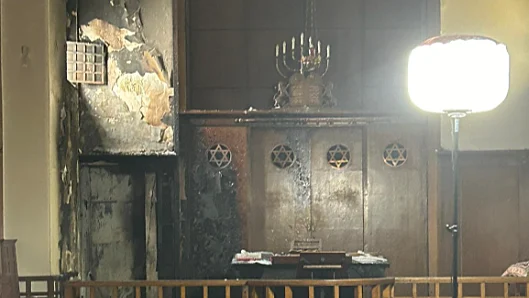 בית הכנסת שהוצת ברואן, צרפת