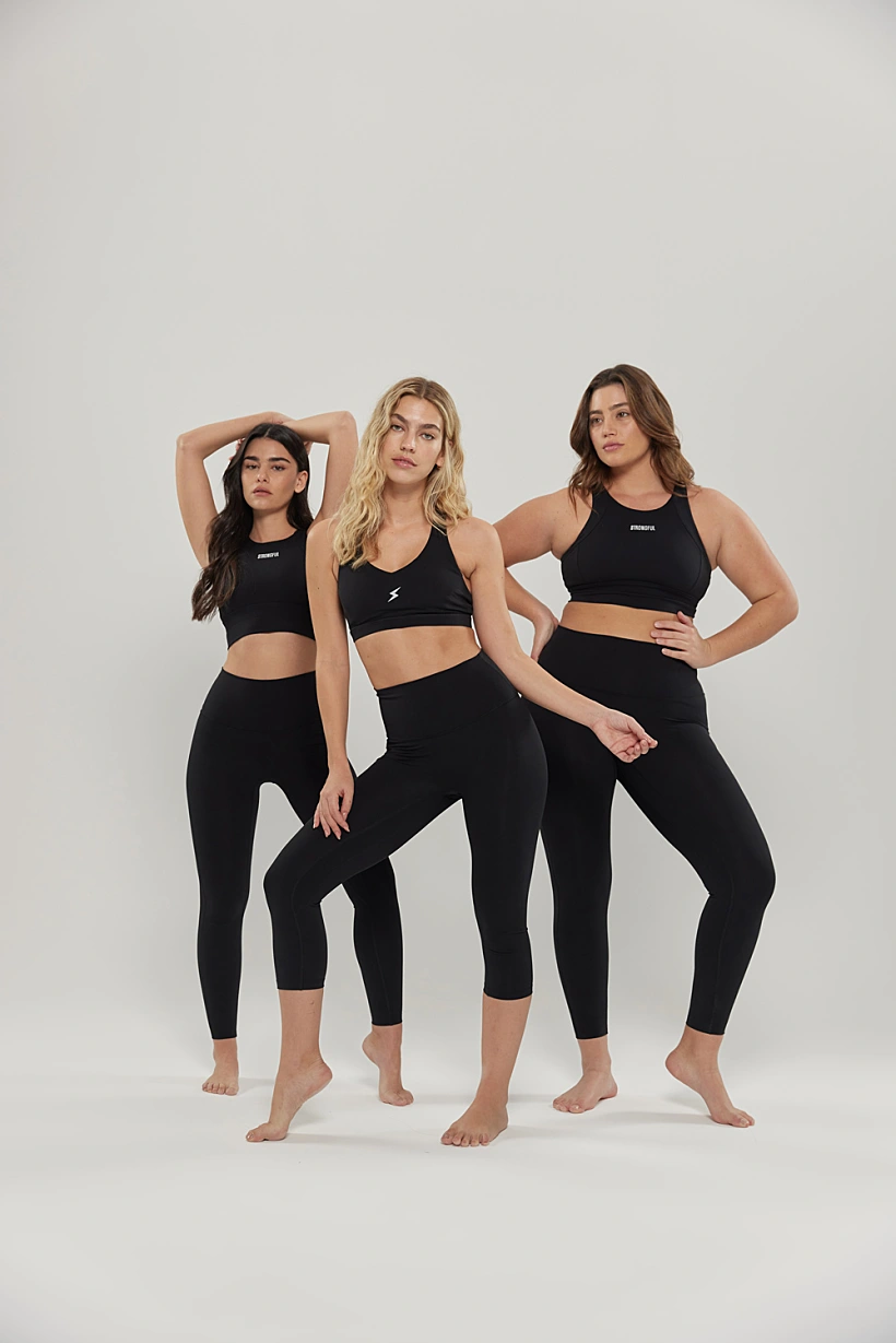 בגדי הספורט של סטרונגפול