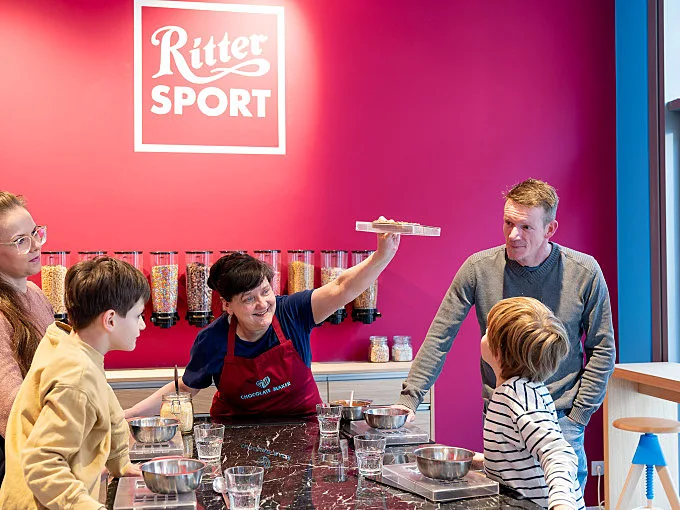 סדנת יצירת שוקולד ב-Ritter Sport ברלין