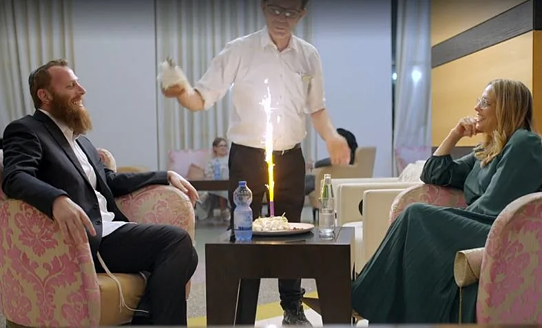 לא אופייני לפגישה ראשונה: גיל הזמין לליאת עוגת יום הולדת