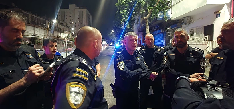 מפקד מחוז ת"א, ניצב פרץ עמר, בזירת הקטטה ההמונית בת"א