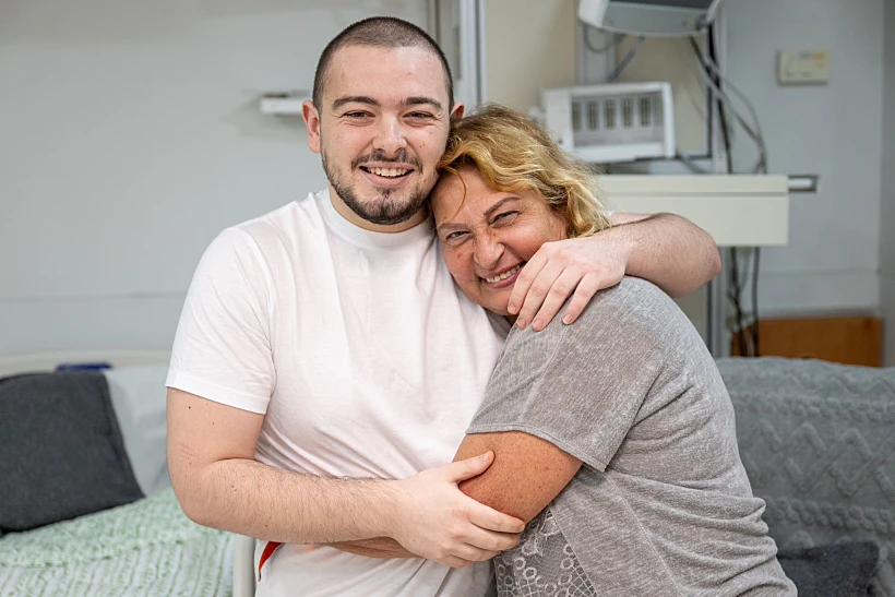 אלמוג מאיר ג'אן נפגש עם אמו