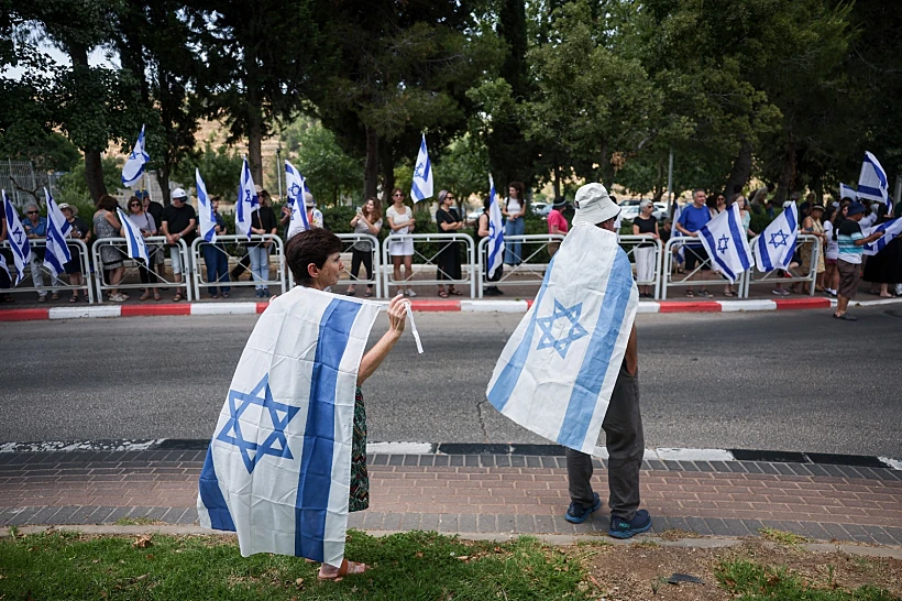 מאות מלווים את את פקד ארנון זמורה בדרכו האחרונה