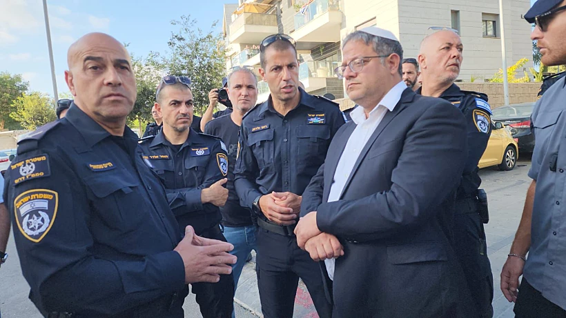 השר בן גביר עם מפקד המרחב נצ"מ ולדמן בזירה