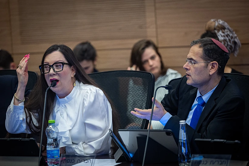 ח"כ טלי גוטליב בדיון בוועדת החוקה על חוק הרבנים