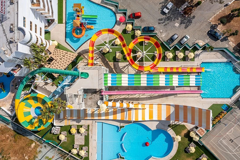 Leonardo laura beach & splash resort פאפוס