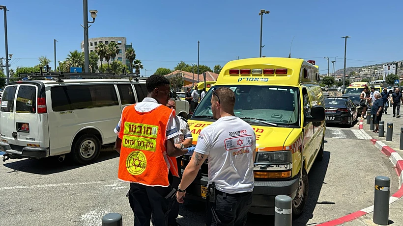 זירת הפיגוע בקניון חוצות בכרמיאל