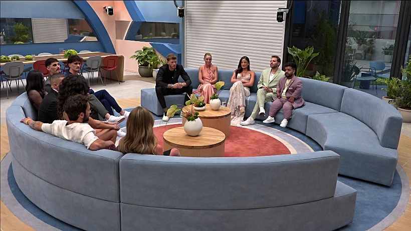 דיירים -פרק 1