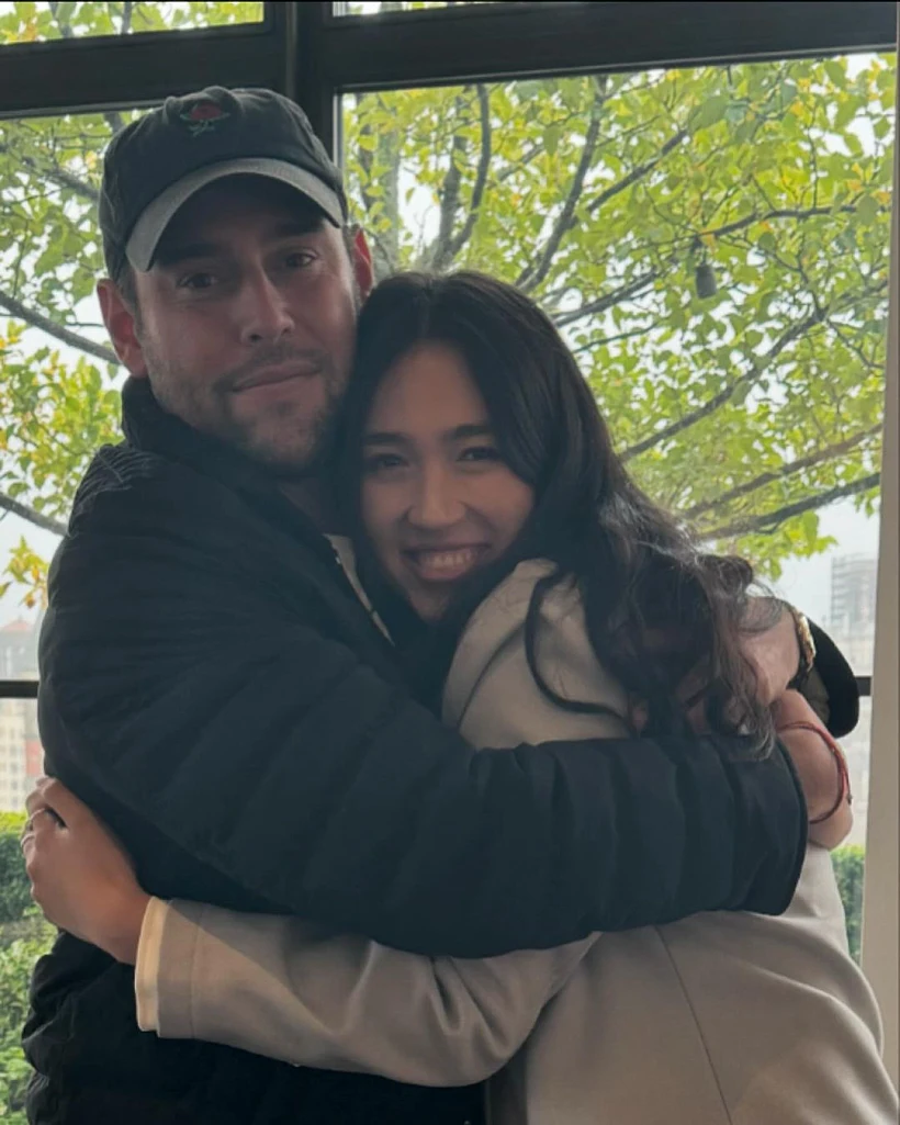 נועה ארגמני וסקוטר בראון