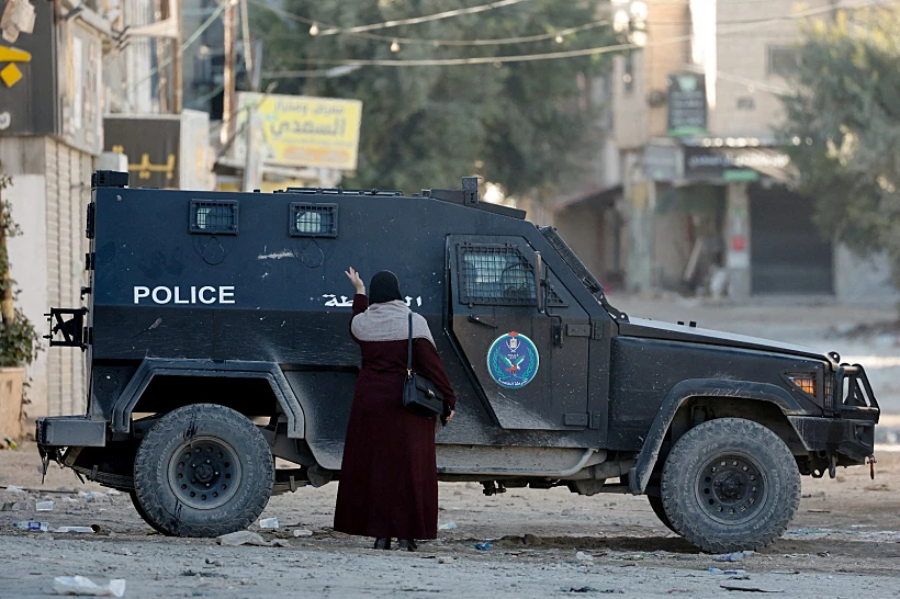 רכב משטרה של הרשות הפלסטינית במהלך המבצע בג'נין