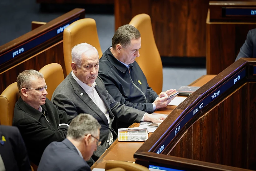 ראש הממשלה בנימין נתניהו מגיע מבית החולים להצביע בכנסת