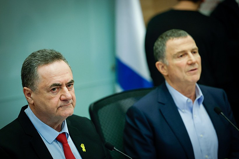 יו"ר ועדת החוץ והביטחון יולי אדלשטיין ושר הביטחון ישראל כ"ץ