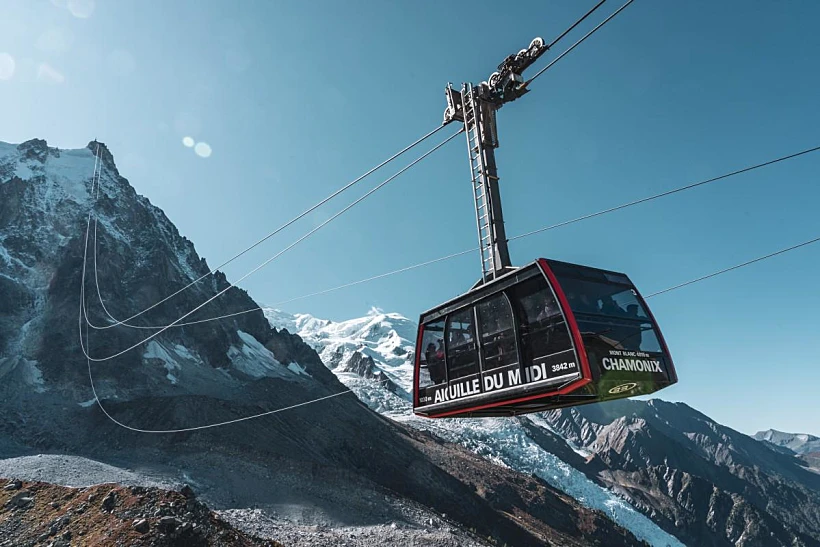 הרכבל לAiguille Du Midi בצרפת