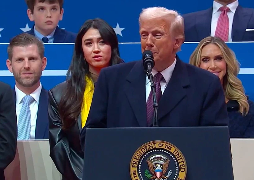 הנשיא טראמפ יחד עם נועה ארגמני