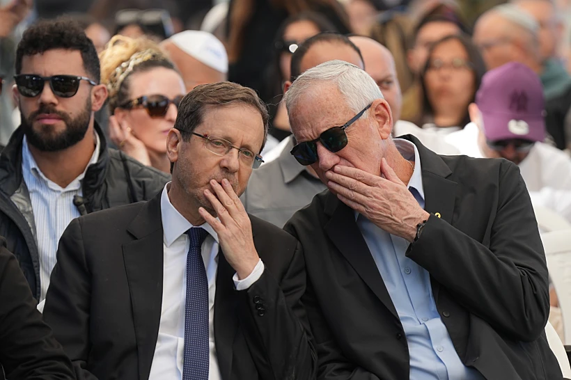 הרצוג וגנץ בהלווייתו של סמ"ר אורון שאול