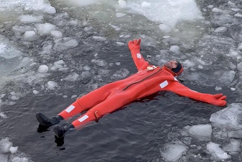 הפלגה בשוברת הקרח POLAR ICEBREAKER