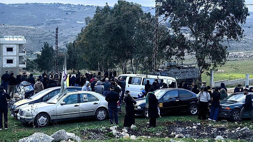 אזרחי דרום לבנון מנסים לחזור לבתיהם סמוך לבינת ג'בייל