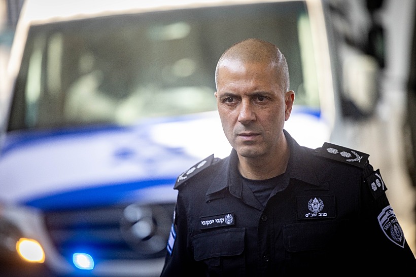 נציב שב"ס קובי יעקובי בבית סוהר במרכז הארץ