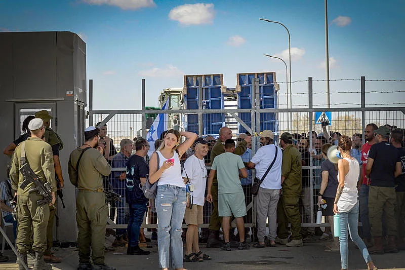 מפגינים נגד מעצר הלוחמים בשדה תימן