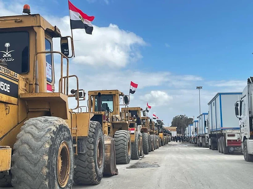 כלים הנדסיים בכניסה לרצועת עזה