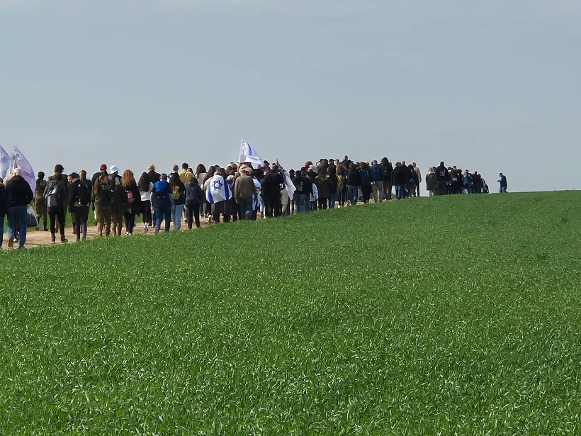 צעדה לזכרן של התצפיתניות והסמב"ציות שנפלו במוצב נחל עוז, בעוטף עזה