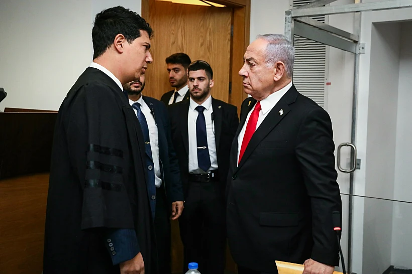 רה"מ נתניהו וסנגורו עמית חדד הבוקר בבית המשפט