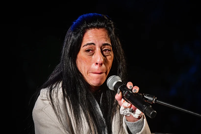 עינב צנגאוקר נואמת בכיכר החטופים